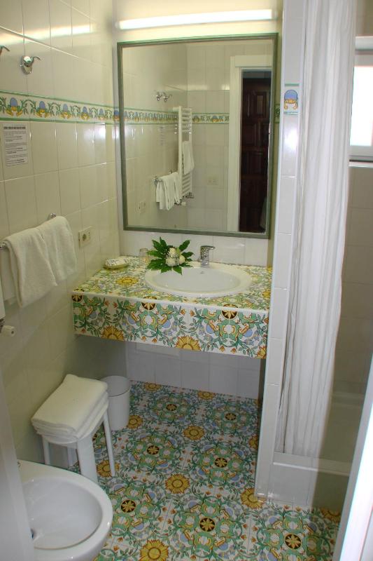 Classic Triple Room image 3