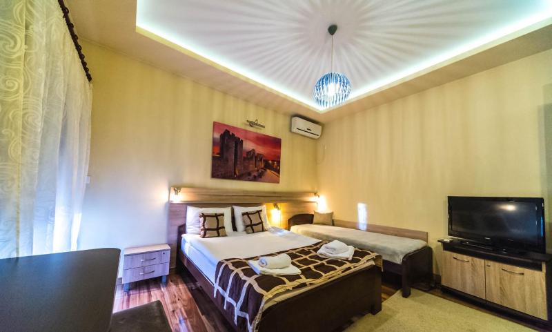 One-Bedroom Apartment image 2