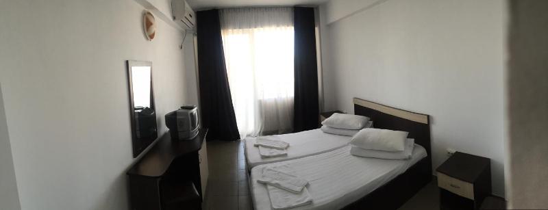 Family Double Room image 3
