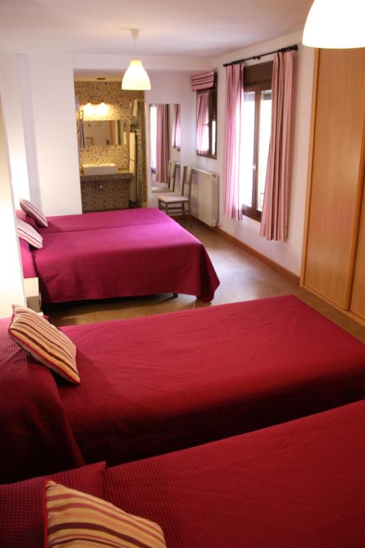 Quadruple Room image 2