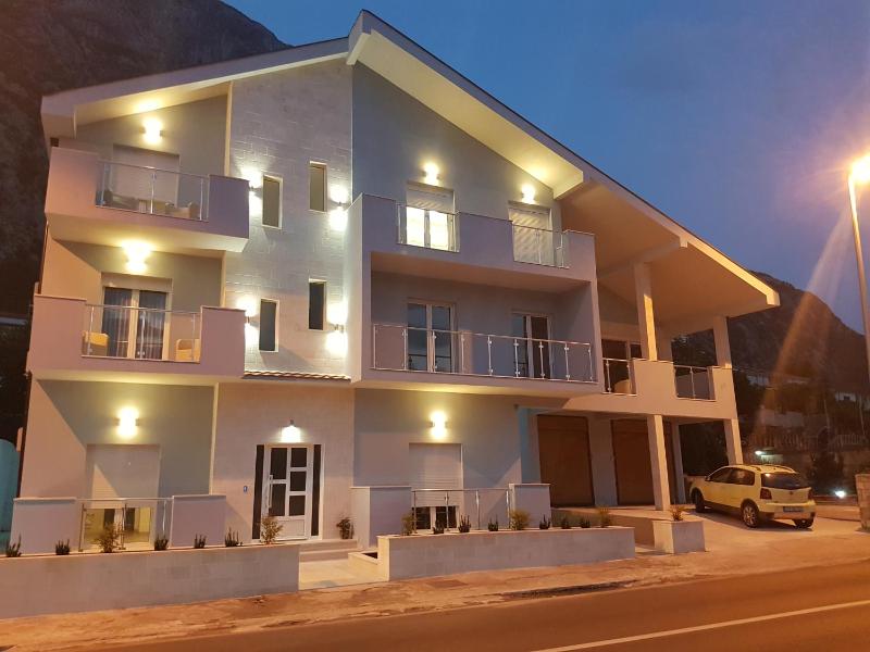 Apartment with Sea View image 1
