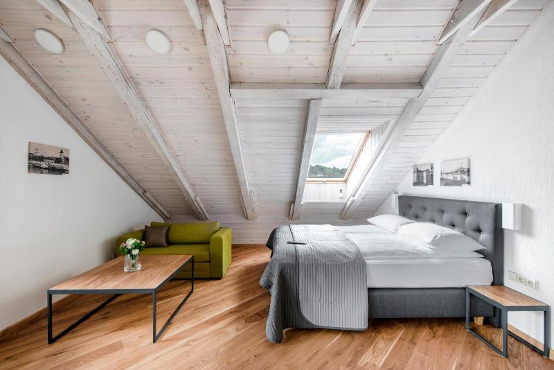 Piano Apartments - image 2