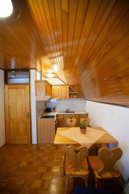 One-Bedroom Apartment image 2