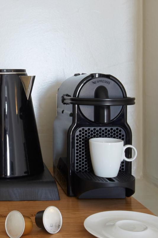 Two Bedroom Suite with Outdoor Hot Tub and Panoramic Island View image 3