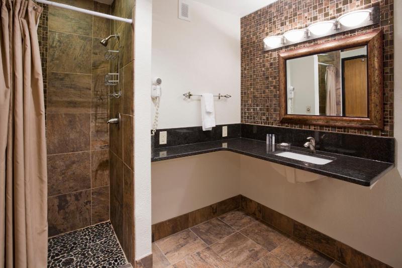 Bridal Suite image 1