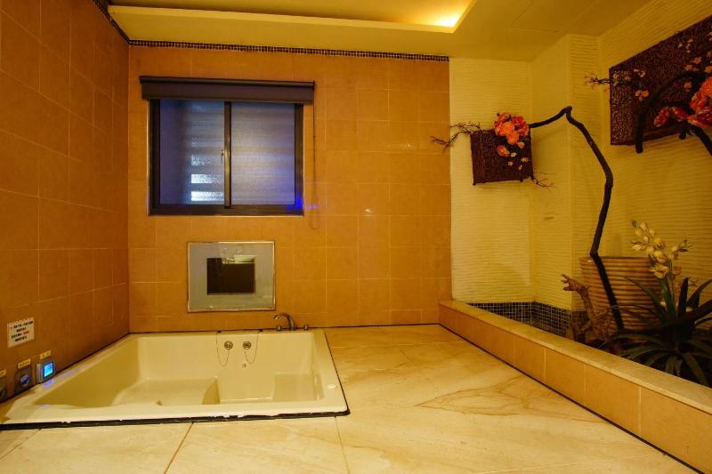 Spring Young Motel - image 12