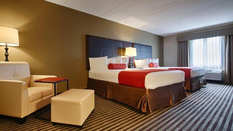 Standard Queen Room with Two Queen Beds - Non Smoking  image 1