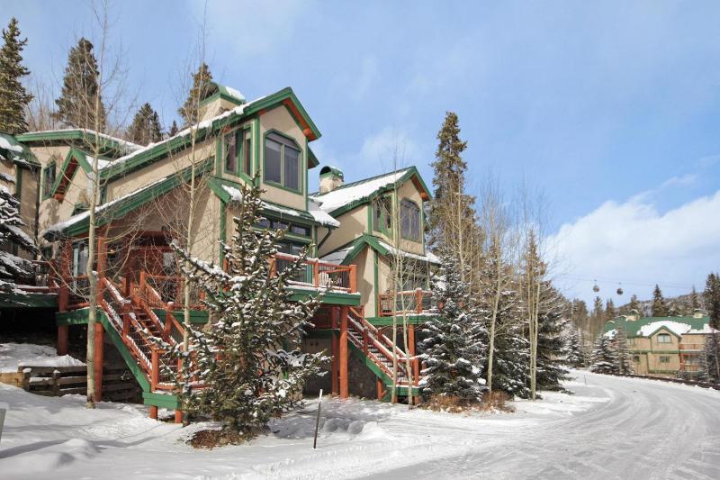 Four-Bedroom Townhouse image 2