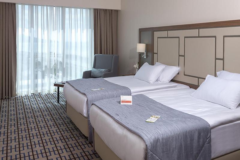 Twin Room with Two Twin Beds - City View image 1