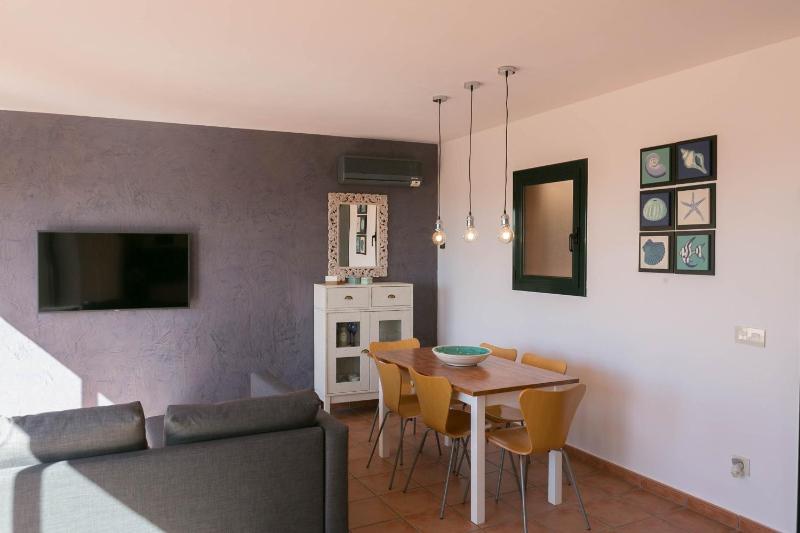 2 bedroom apartment close to the center of Begur. Terrace and panoramic sea views Ref:H41 - image 12