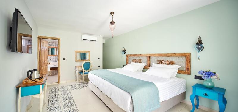 Superior Double Room image 4