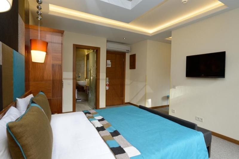 Corner Suite image 2