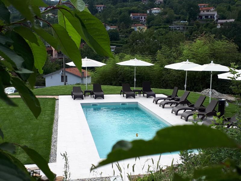 Apartment with Pool View  image 2