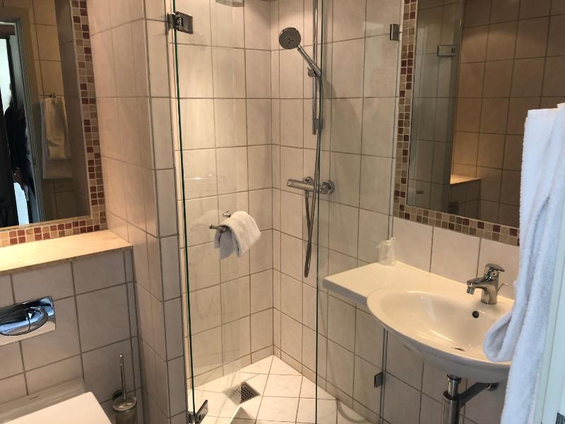 Double or Twin Room image 3