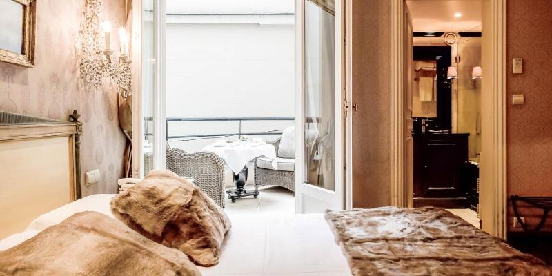 Small Double Room image 2