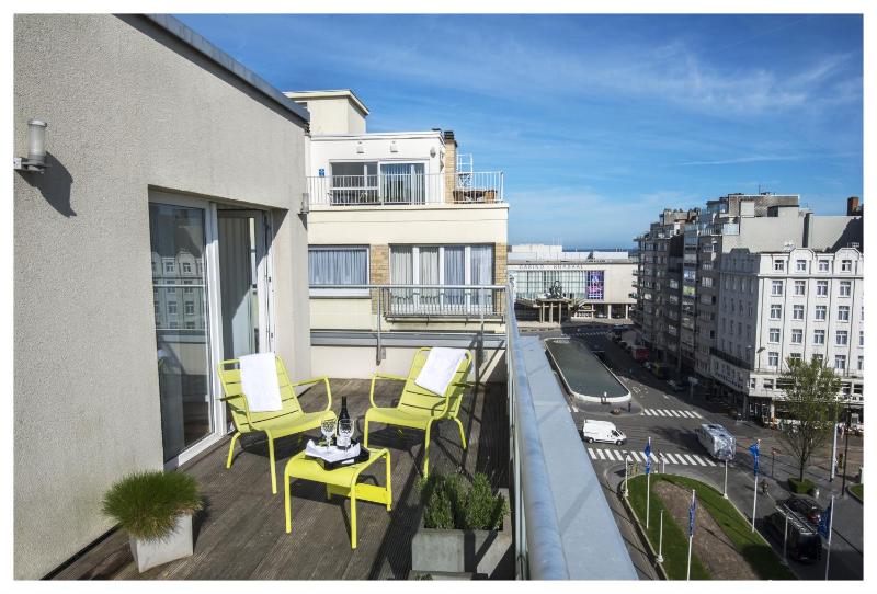 Double Room with Terrace image 2