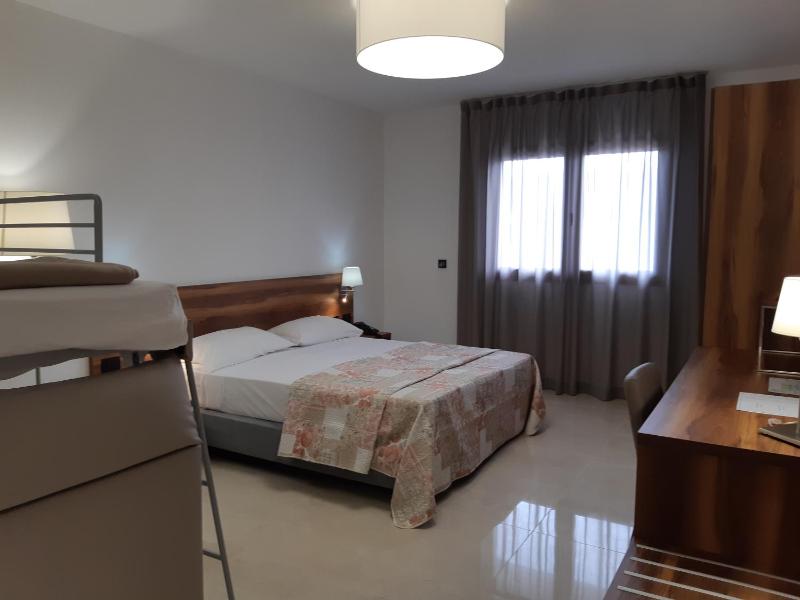 Quadruple Room image 3