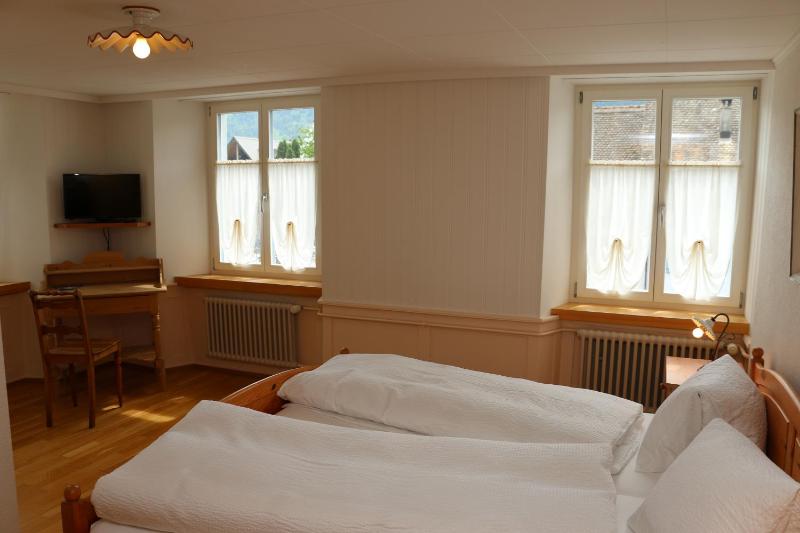 Double Room image 4
