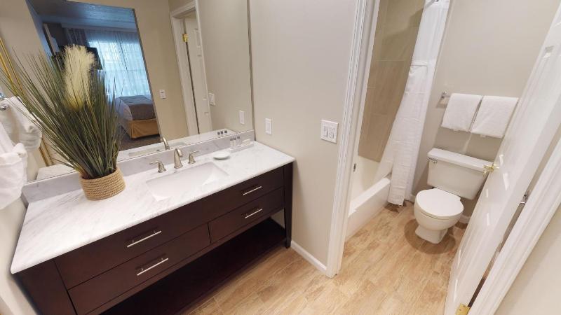 Two-Bedroom Suite image 3