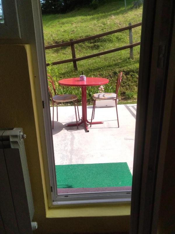 One-Bedroom Apartment with Balcony image 4