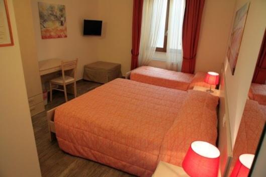 Triple Room image 2