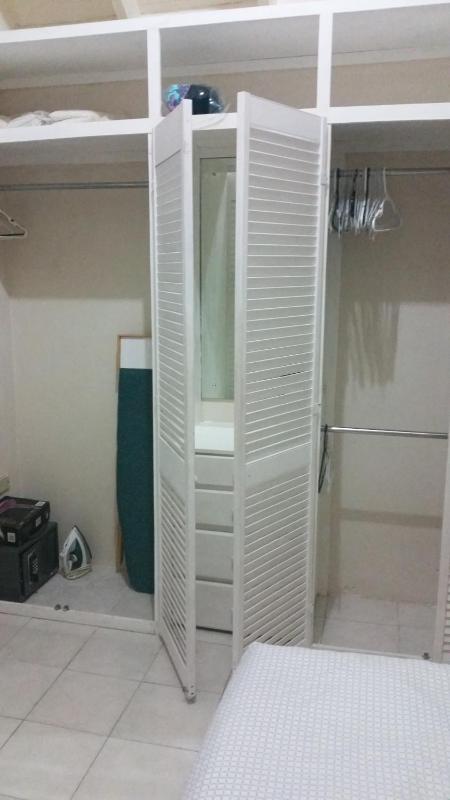Spacious Colonial - image 11