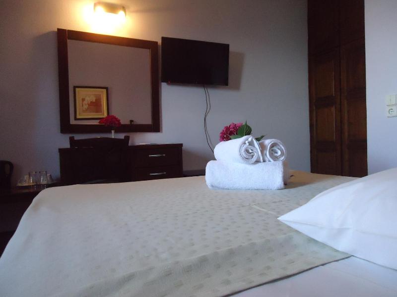 Standard Triple Room image 3
