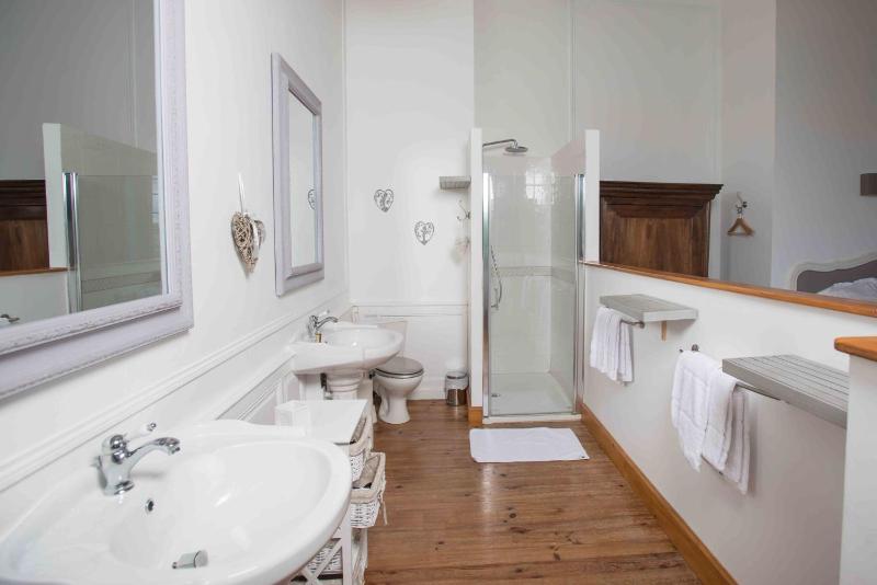 Superior Double Room image 1
