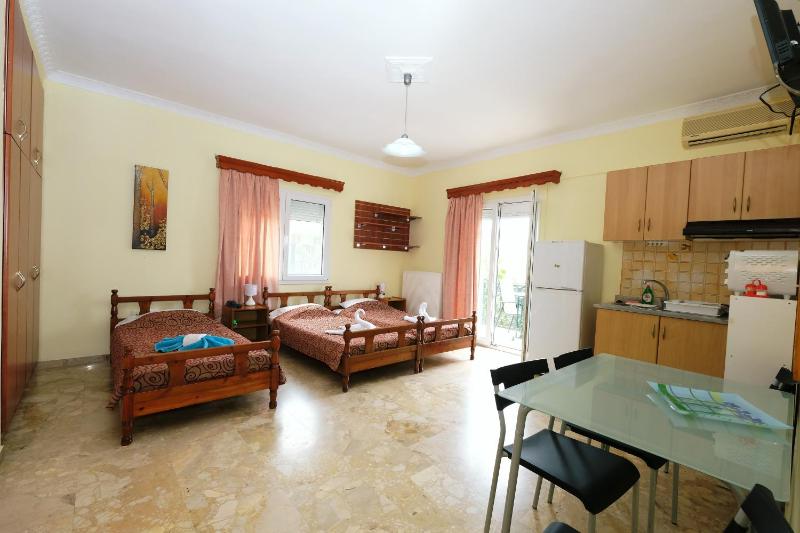 Two-Bedroom Suite (6 Adults) image 2