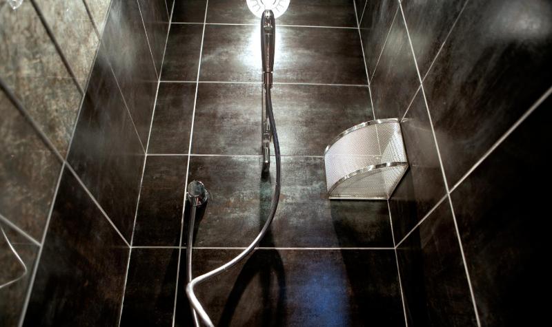 Keswick King Suite with Spa Bath image 2