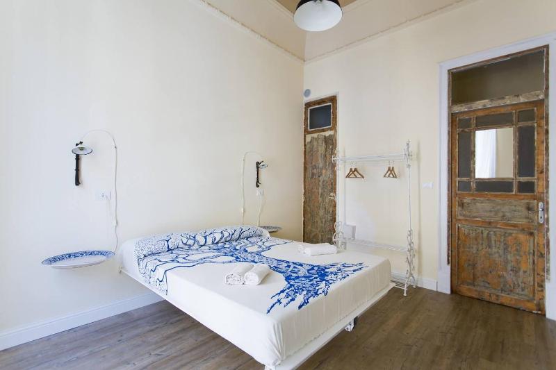 Deluxe Room image 3