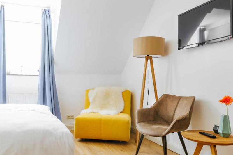 Double Room image 3