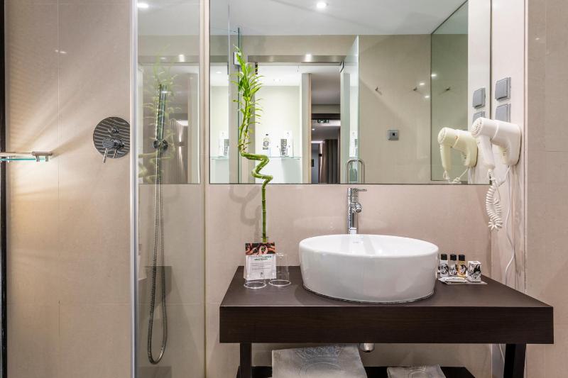 Double Room image 1