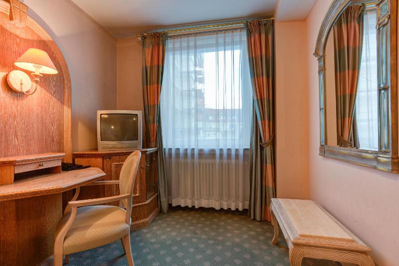 Single Room image 3
