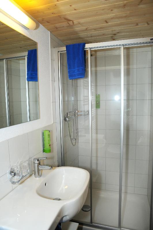 Single Room with Private Bathroom image 4