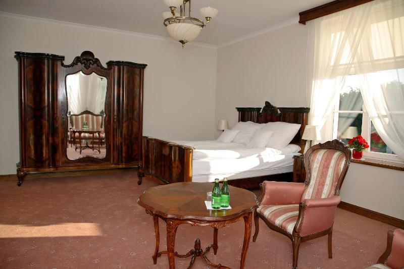 Deluxe Double Room image 4