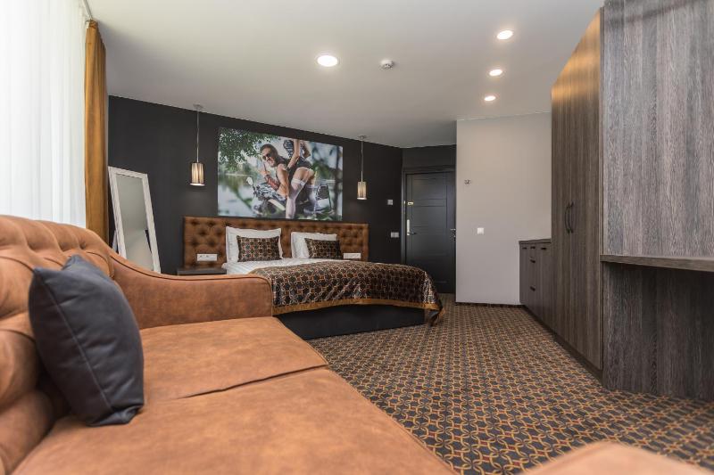 Executive Suite image 2