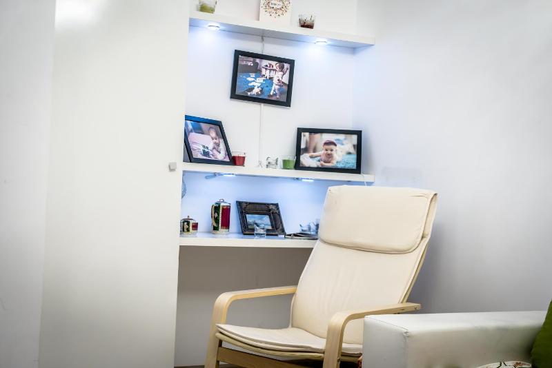 One-Bedroom Apartment image 4