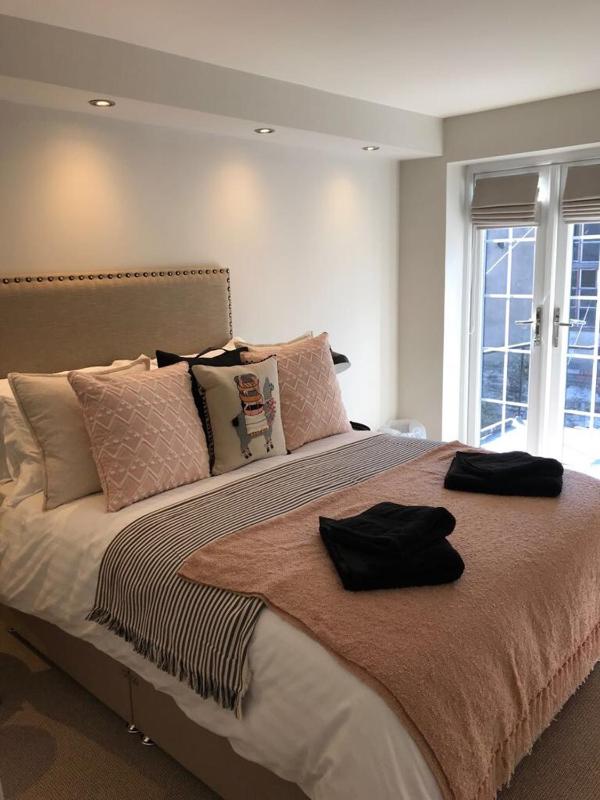 Deluxe Double Room image 3