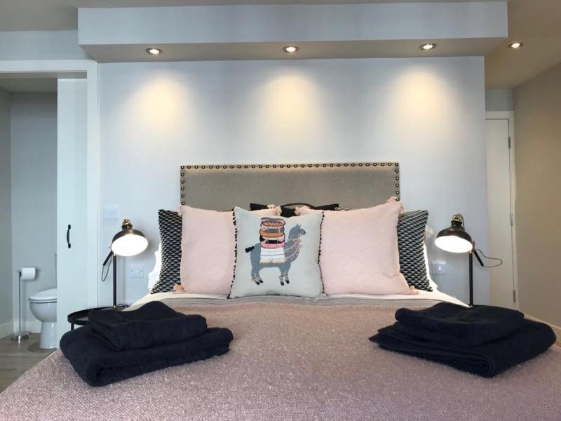 Deluxe Double Room image 2