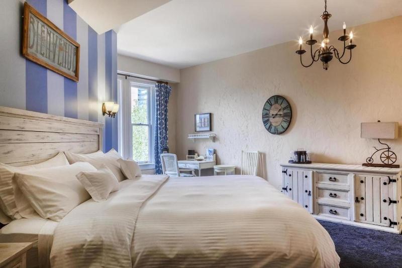 King Suite image 3