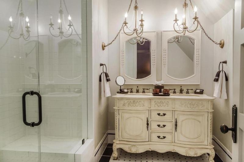 Two-Bedroom Suite image 2