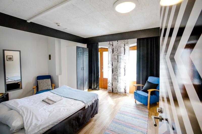Double Room with Shared Bathroom image 3