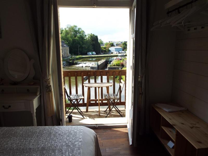 Standard Double Room image 3