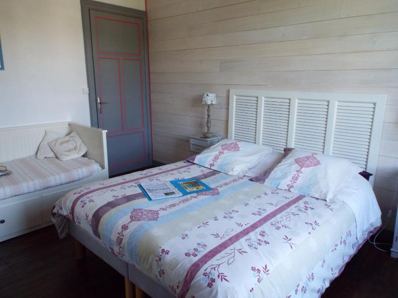 Large Double Room image 1