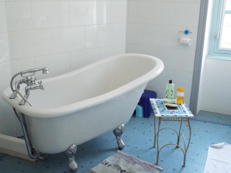 Large Double Room image 3