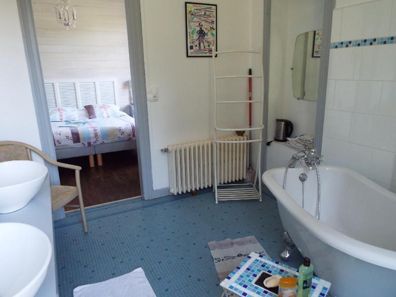 Large Double Room image 2