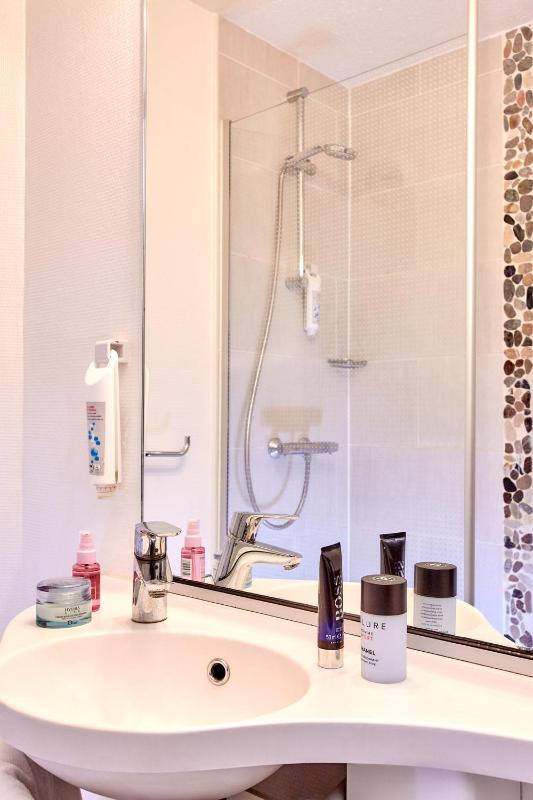 Double Room (2 Adults) image 1