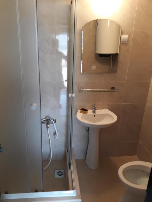 Triple Room with Bathroom image 2