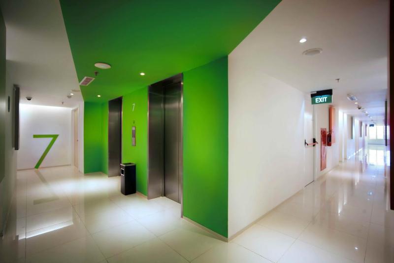 Zuri Express Lippo Cikarang Hotel - image 8